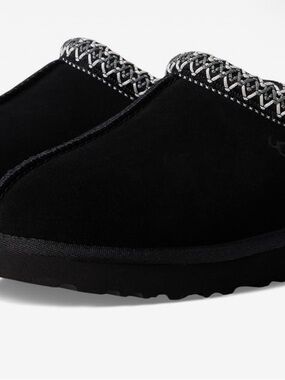 Ugg Tansman 2 boys sz 3 black slippers